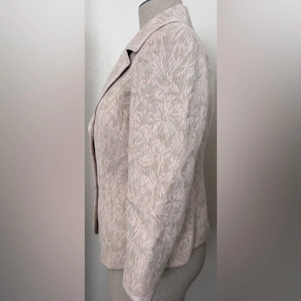 Dana Buchman Textured Cream Blazer